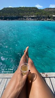 Vick Hope feet photo 8