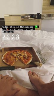 Vick Hope feet photo 9