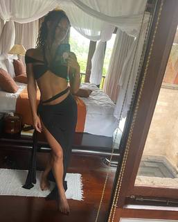 Vick Hope feet photo 9