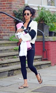 Vick Hope feet photo 4