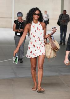 Vick Hope feet photo 4