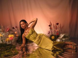 Vick Hope feet photo 3