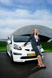 Vicki Butler-Henderson feet photo 8
