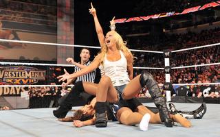 Vickie Guerrero feet photo thumbnail