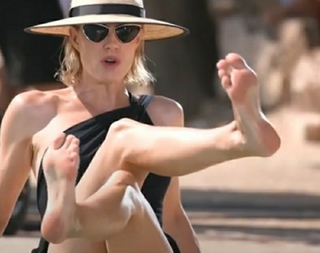 Vicky Kaya feet photo 8