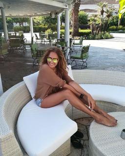 Vicky Koulianou feet photo 17