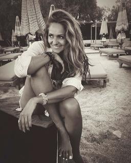 Vicky Koulianou feet photo 10