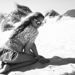 Vicky Koulianou feet photo 3
