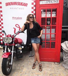Vicky Koulianou feet photo 17