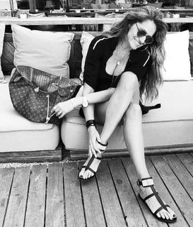 Vicky Koulianou feet photo 13