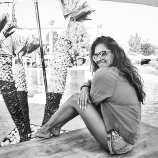 Vicky Koulianou feet photo 13