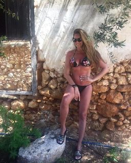 Vicky Koulianou feet photo 8