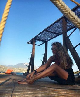 Vicky Koulianou feet photo 2