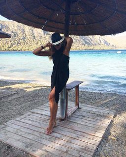 Vicky Koulianou feet photo 4