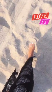 Vicky Koulianou feet photo 17