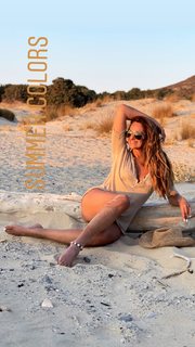 Vicky Koulianou feet photo 11