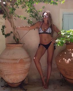 Vicky Koulianou feet photo 9