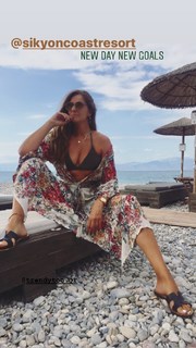 Vicky Koulianou feet photo 14