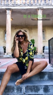 Vicky Koulianou feet photo 10