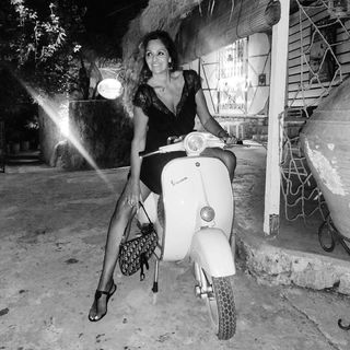 Vicky Koulianou feet photo 12