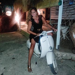 Vicky Koulianou feet photo 11