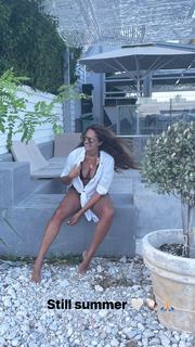 Vicky Koulianou feet photo 2