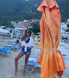Vicky Koulianou feet photo 1