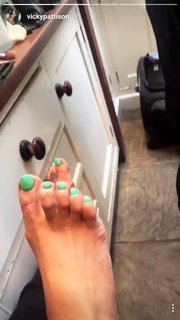 Vicky Pattison feet photo thumbnail