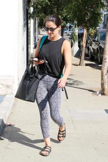 Victoria Arlen feet photo 19