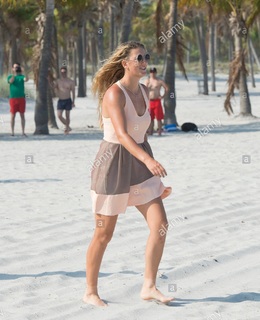 Victoria Azarenka feet photo thumbnail