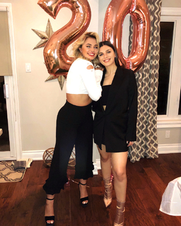 Victoria Baldesarra feet photo 18