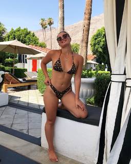 Victoria Baldesarra feet photo 4
