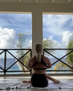 Victoria Baldesarra feet photo 4