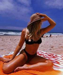 Victoria Baldesarra feet photo 11