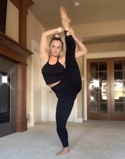 Victoria Baldesarra feet photo 16