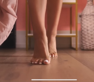 Victoria Baldesarra feet photo 1