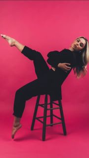 Victoria Baldesarra feet photo 5