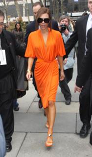 Victoria Beckham feet photo thumbnail