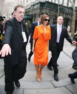Victoria Beckham feet photo thumbnail