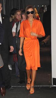 Victoria Beckham feet photo thumbnail