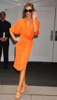 Victoria Beckham feet photo thumbnail