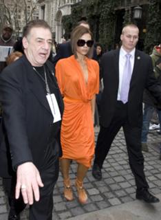 Victoria Beckham feet photo thumbnail