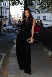 Victoria Beckham feet photo thumbnail