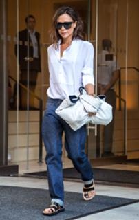 Victoria Beckham feet photo thumbnail