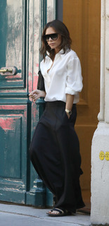 Victoria Beckham feet photo thumbnail