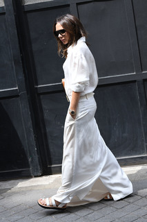 Victoria Beckham feet photo thumbnail