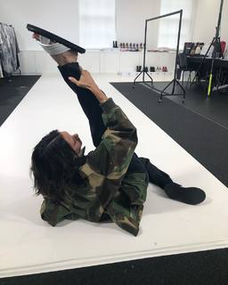 Victoria Beckham feet photo thumbnail