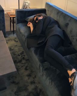 Victoria Beckham feet photo thumbnail