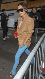 Victoria Beckham feet photo thumbnail