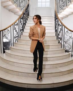 Victoria Beckham feet photo thumbnail
